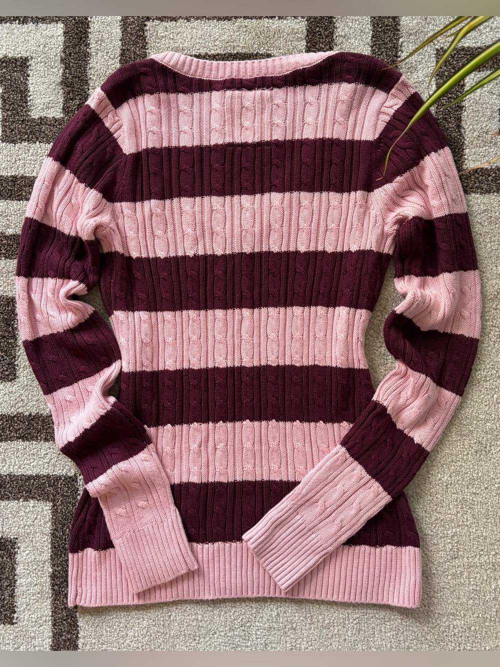 Hollister Ivy Cable-Knit V-Neck Long Sleeve Light Pink Stripe Sweater NWT Size M - Picture 5 of 9